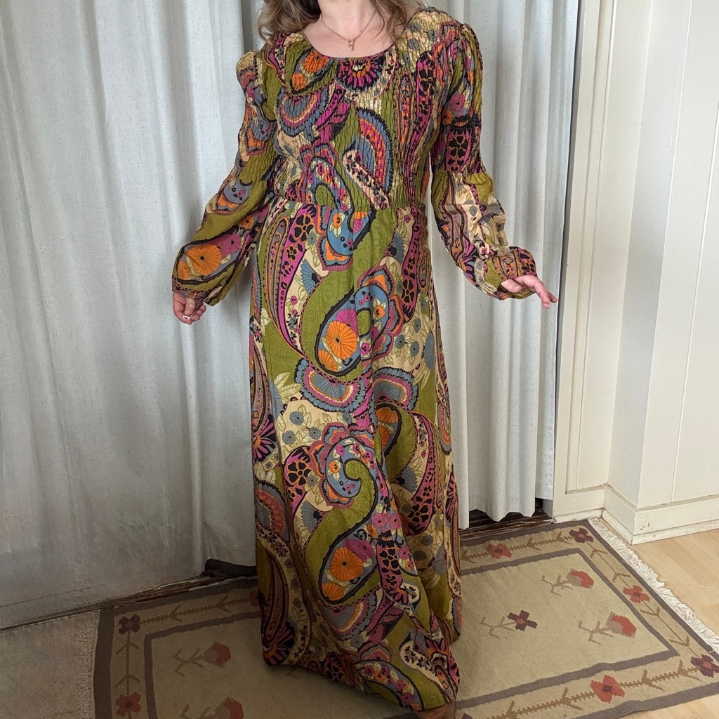 Handmade Vtg 70s Paisley Maxi Dress W/ Matching Buttons Lining Back Size: M